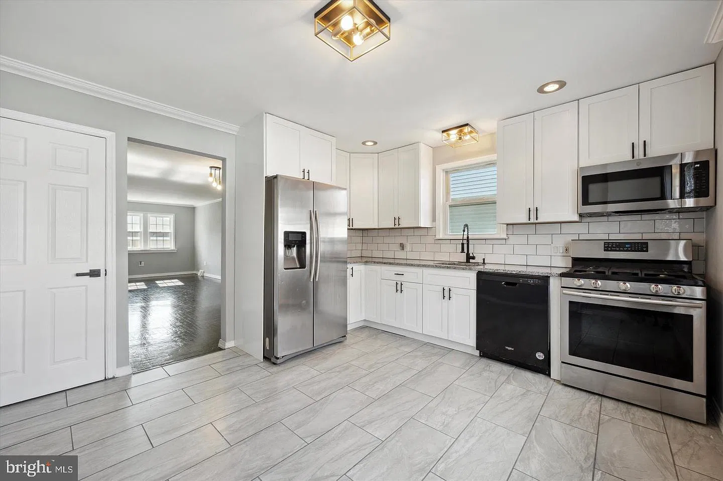 Studio, 1307 sqft, $2,595 — Photo 2
