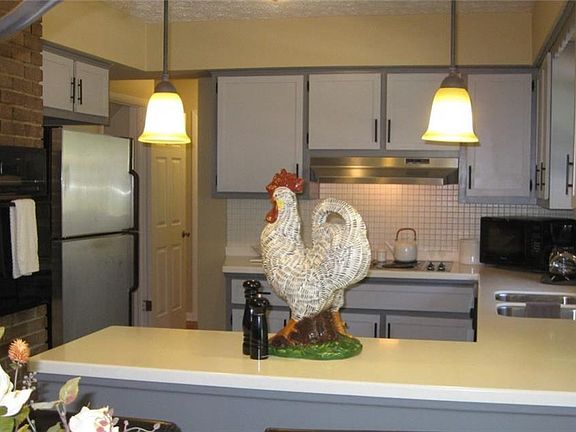 3rd image of 2989 Doxey Dr