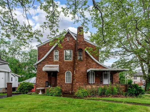818 Park Ave, Farrell, PA 16121