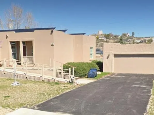 18475 S John Fry Ave, Peeples Valley, AZ 86332