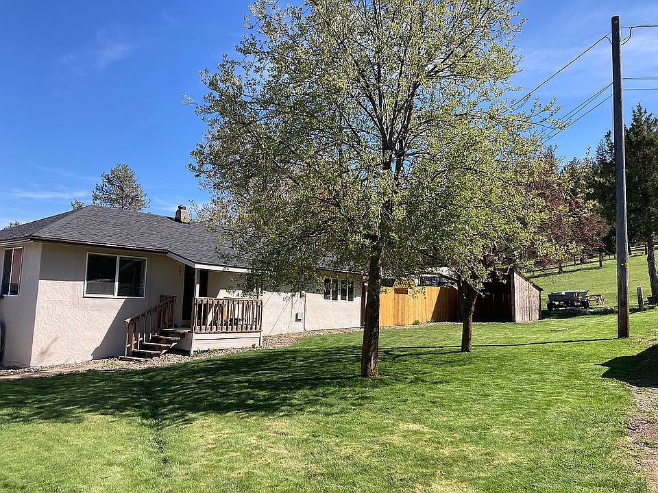 Front entry and yard.
