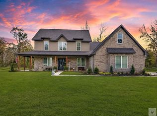 15 Akin Oak Dr, Texarkana, TX 75503