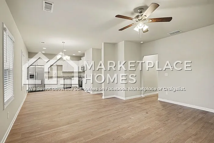 4 bed, 2.5 bath, 1897 sqft, $1,995 — Photo 4