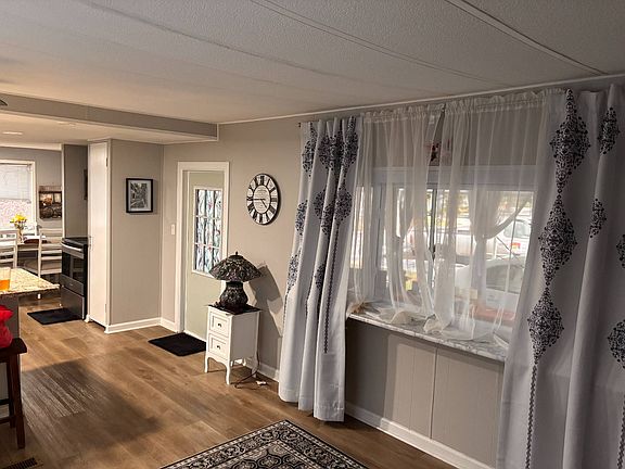 4th image of 1817 Amberwood Dr