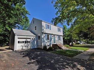 12 Truro Ln, Milton, MA 02186
