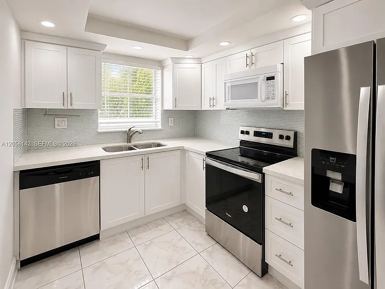 1607 NE 105th St #3-7 — Photo 12
