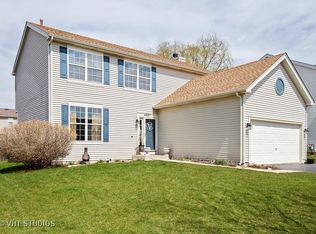 4861 Highwood Ln, Lake In The Hills, IL 60156