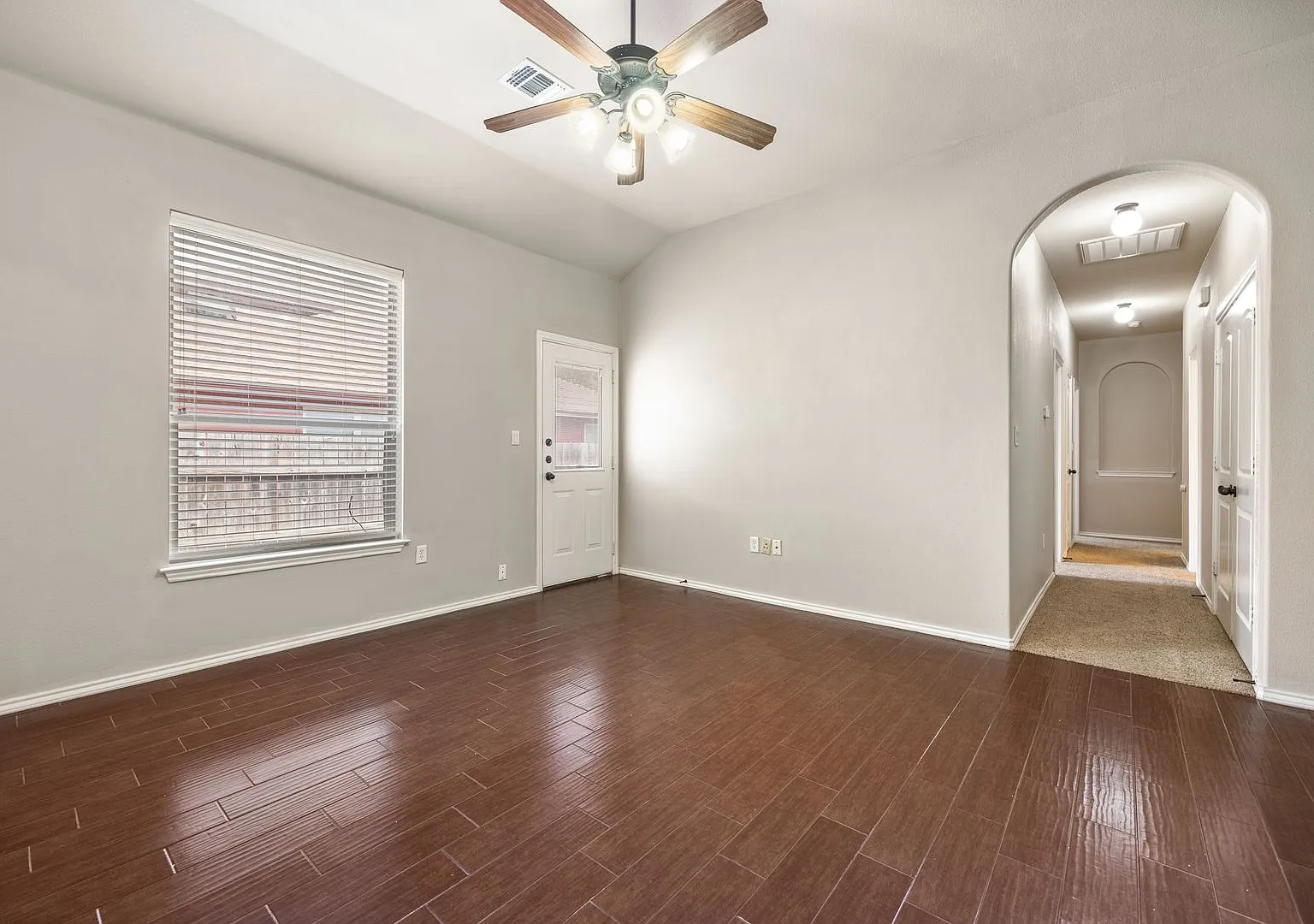Available Now! Nice 3 Bedroom Duplex Located In New Braunfels, Texas! — Photo 3