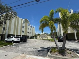 4681 1st St NE Unit 304, Saint Petersburg, FL 33703