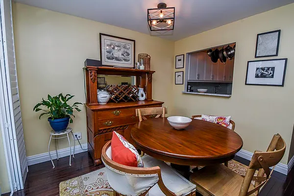 Sold by REMAX Elite | media 4