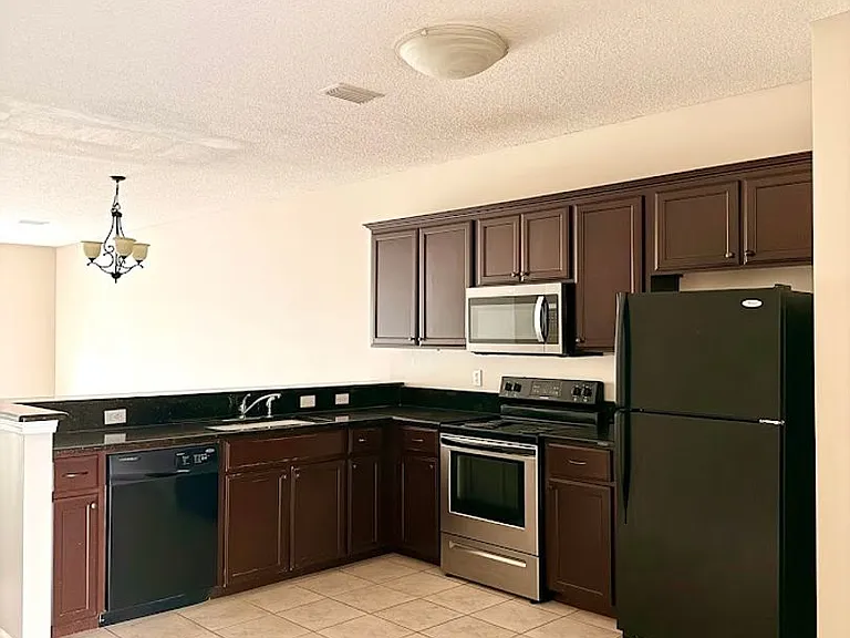 216 Inlet Reach Cir — Photo 3