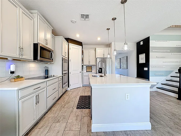 2501 Sky Stone Ct — Photo 8