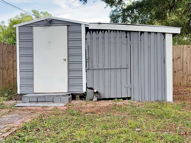 347 Cooley Rd — Photo 3