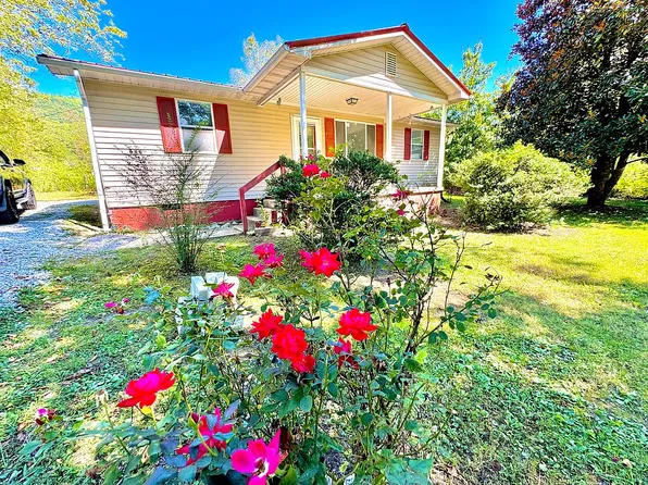 706 Wooldridge Ln, Jellico, TN 37762