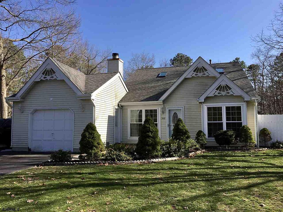 1st image of 300 E Cos Cob Dr