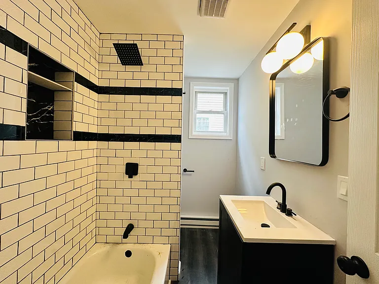 8 Morgan Ave #4 — Photo 9