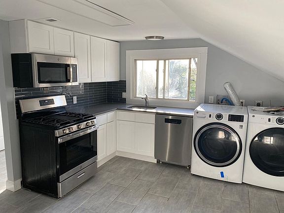 4th image of 378 Orchard St #3