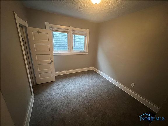 5th image of 318 Victoria Pl
