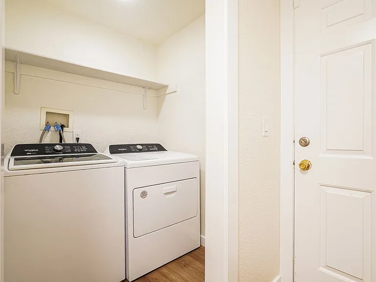 Fairway Apartments — Photo 8