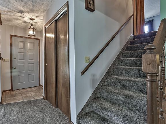 3rd image of 5887 Kingsmont Dr