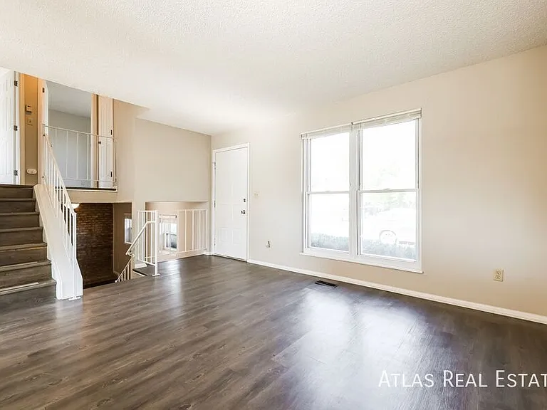 11194 Forest Ave — Photo 3