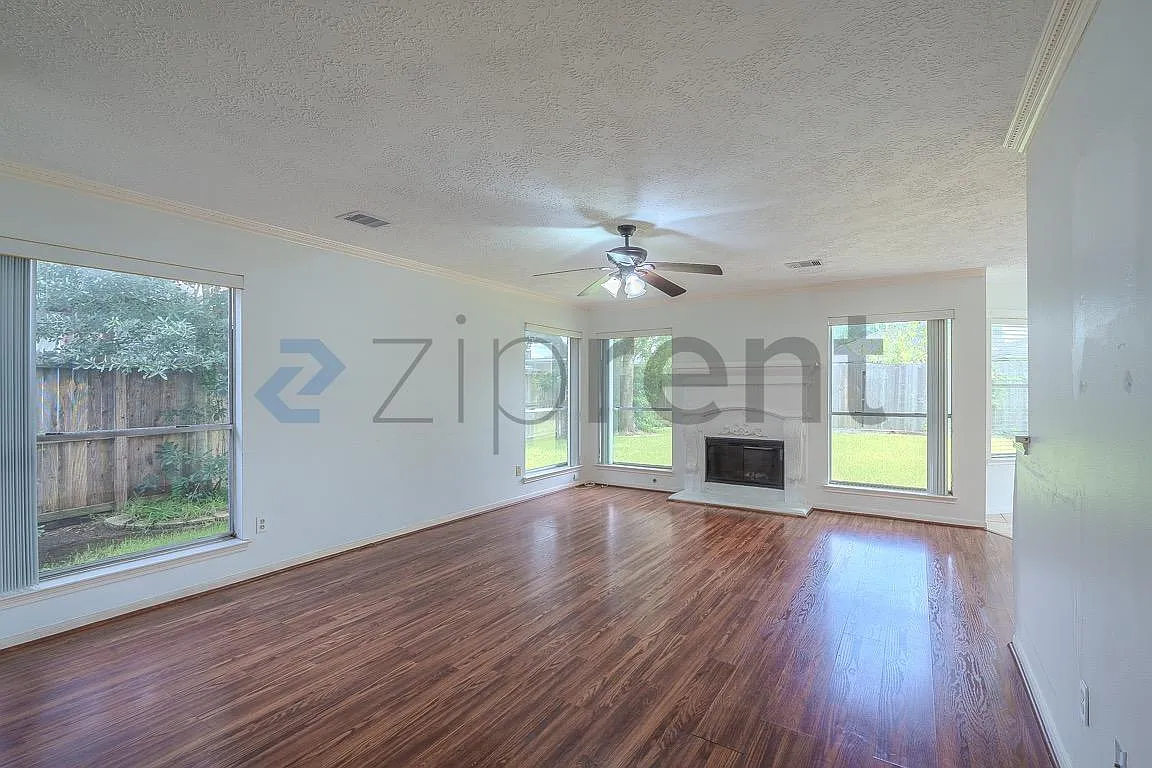 3 bed, 2.5 bath, 1548 sqft, $1,805 — Photo 4