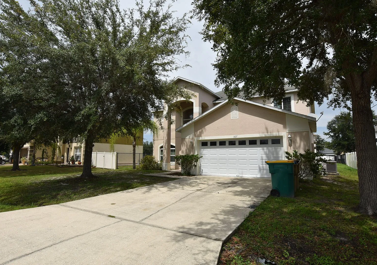 Single Family Home 4 Bedroom 2.5 Bath, 2 car garage for rent at 527 Bristol Cir, Kissimmee, FL 34758 — Photo 1
