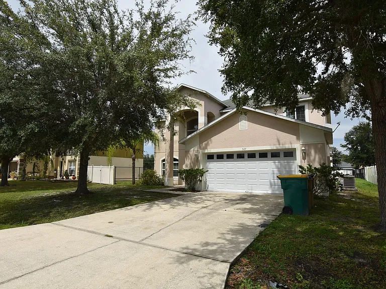 527 Bristol Cir — Photo 1
