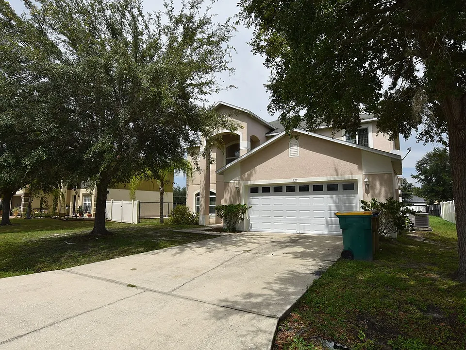 527 Bristol Cir