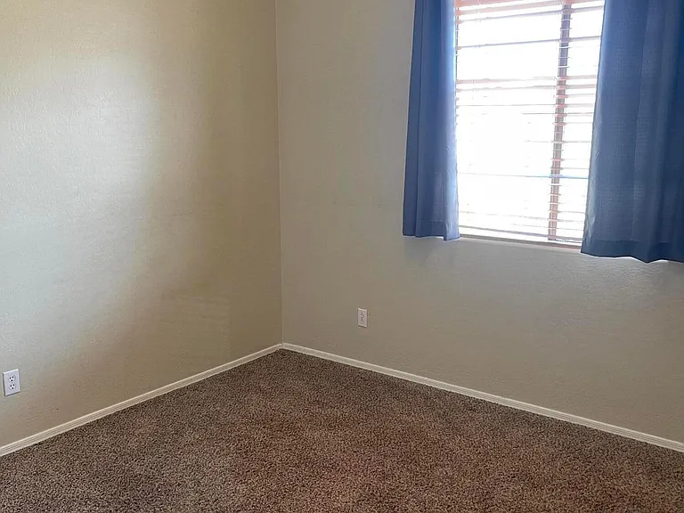 2619 E Hazeltine Way — Photo 16