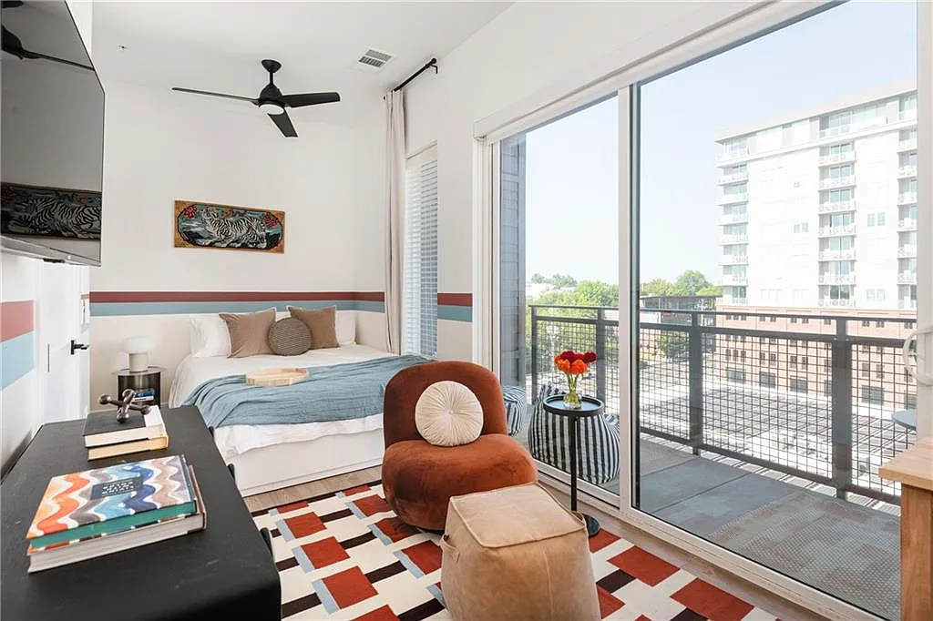 1 bed, 1.0 bath, 598 sqft, $3,000 — Photo 2