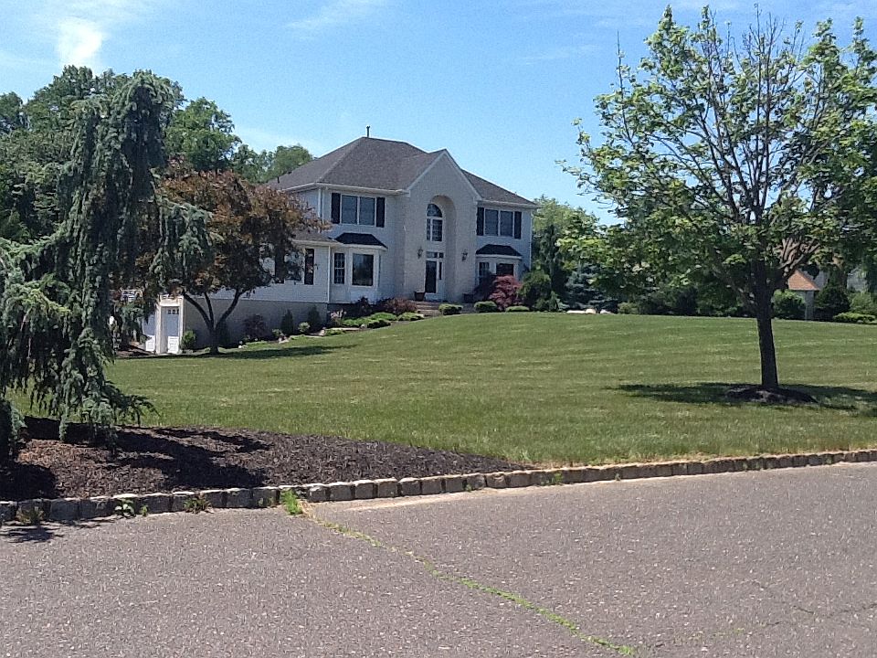 1st image of 11 Clayton Dr