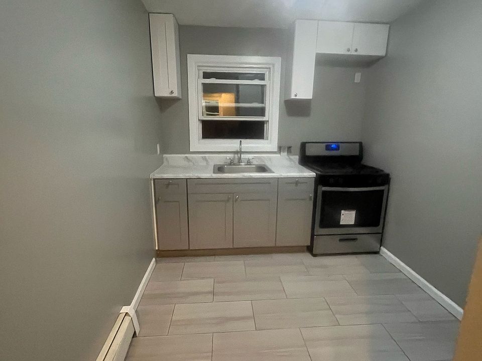 1st image of 60 Bedford Ter Floor 2