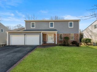 18 Barry Lane, Syosset, NY 11791