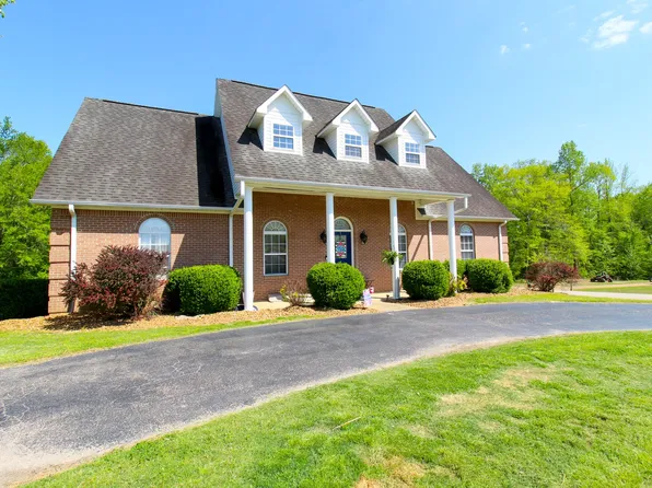 455 Masters Dr, Lexington, TN 38351