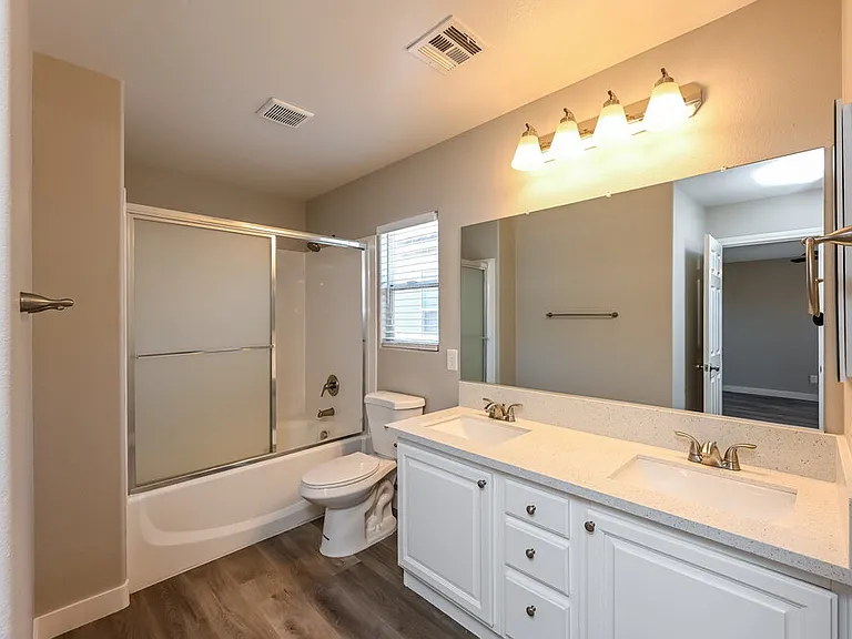 7424 Scottish Castle Ave — Photo 12