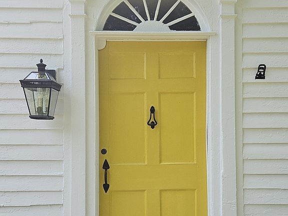 3rd image of 16 Parish Hill Rd
