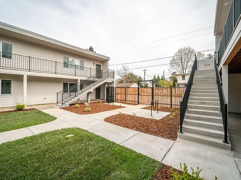 3945-4005 SE 80th Ave — Photo 12