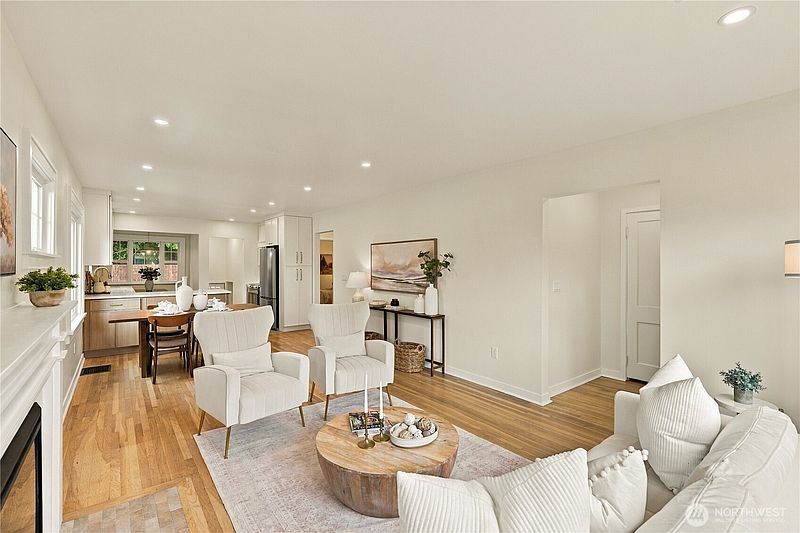 4th image of 8055 Corliss Avenue N