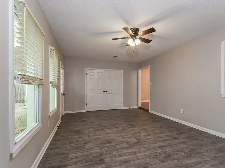 7189 Atterbury Cir W — Photo 5