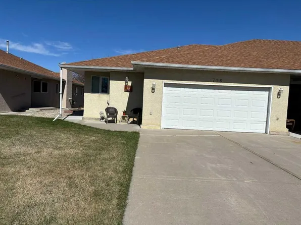 716 SE Centre St, Vulcan, AB T0L 2B0