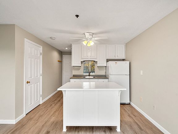 4th image of 550 Winnacunnet Road #219