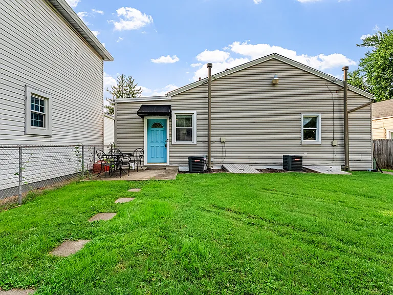 1304 Payne St — Photo 12