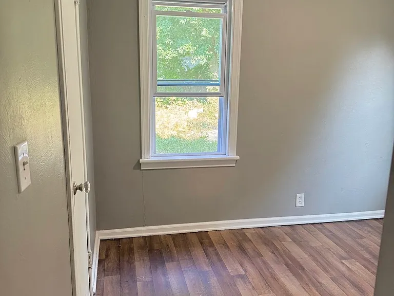 3153 W Mott Ave — Photo 3