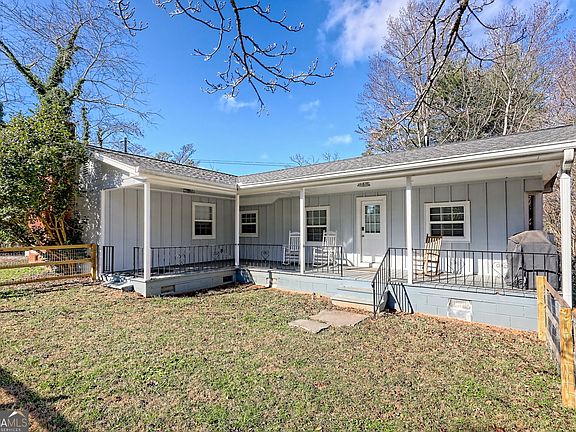 3rd image of 806 Ledford Chapel Rd