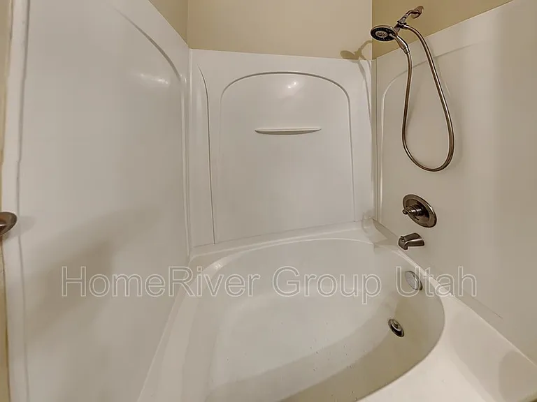 130 W Canley Vale Ln — Photo 14