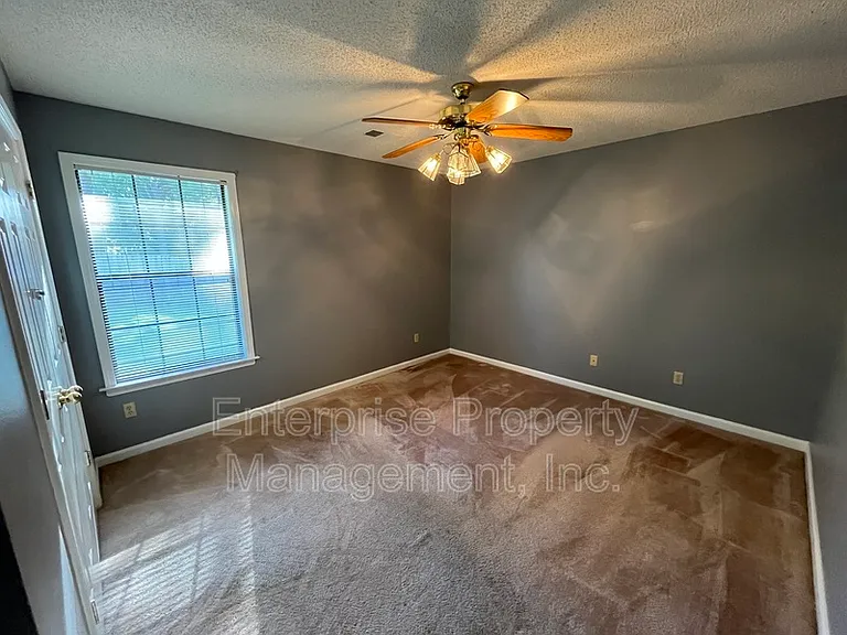 384 Walnut Trace Dr — Photo 17