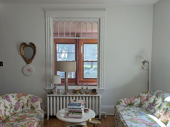 3rd image of 2914 15th Ave S