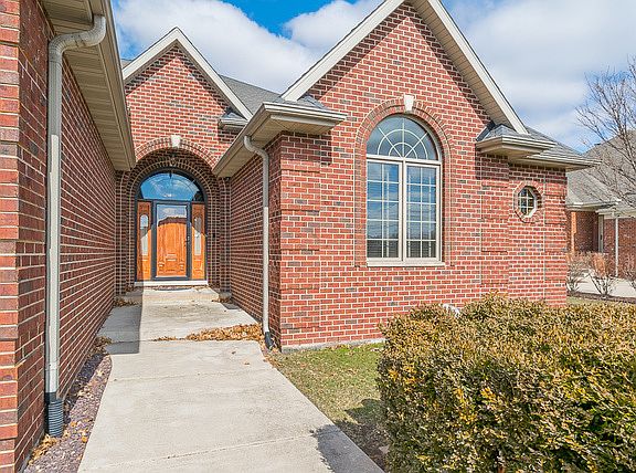 3rd image of 3240 W Nettle Creek Dr
