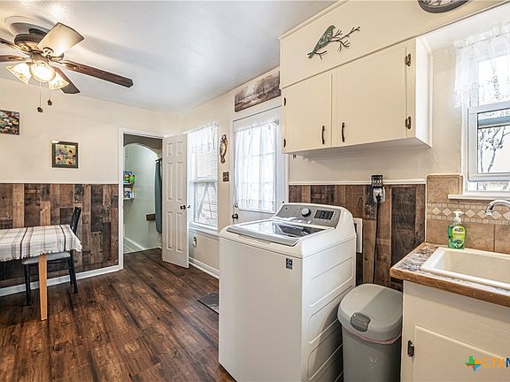 5th image of 2508 Meadow Ln